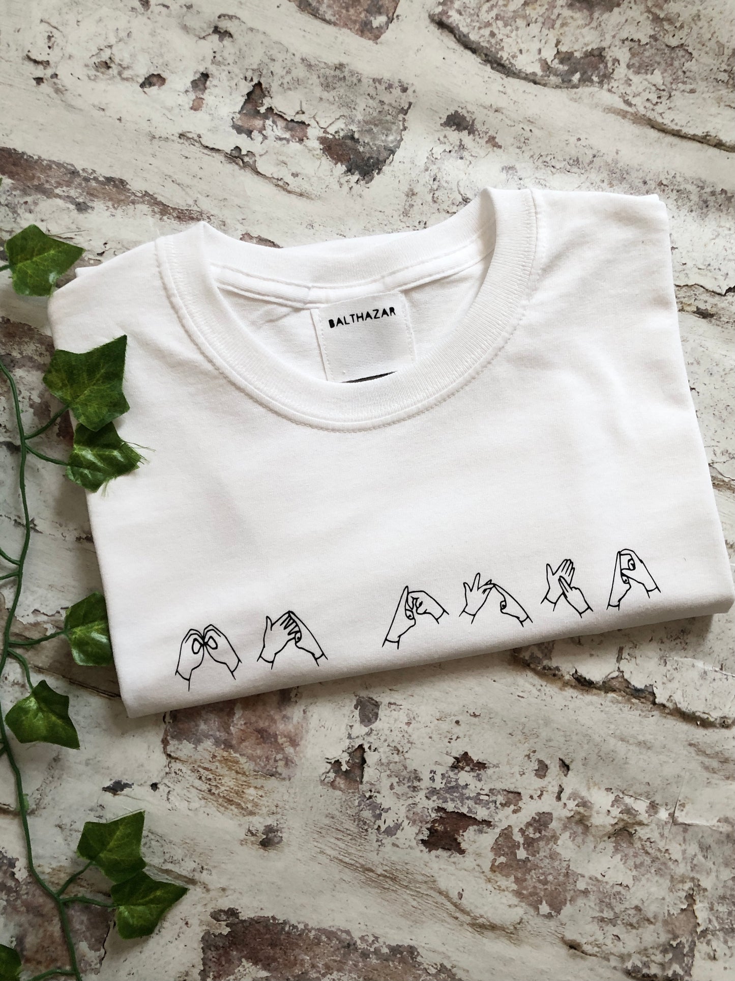 Personalised sign language name t-shirt - BSL