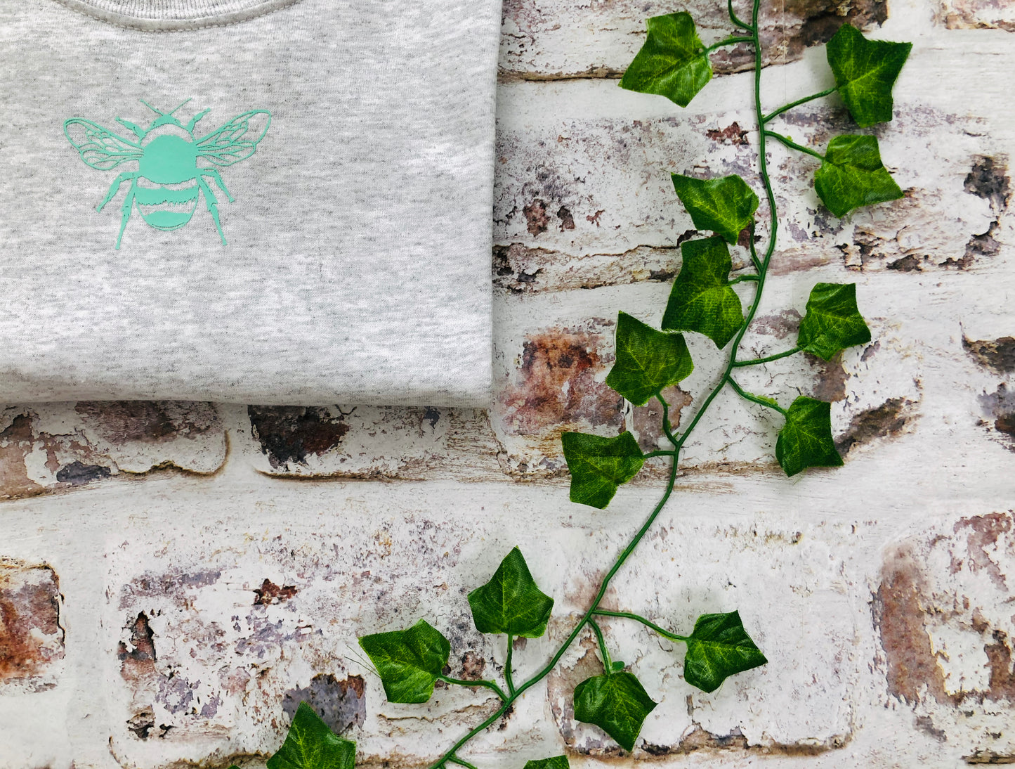 Pastel Bee T-shirt