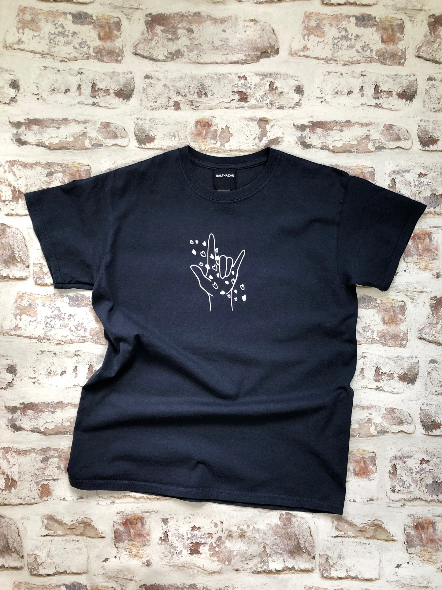 Love and Hearts sign language t-shirt - BSL ASL-