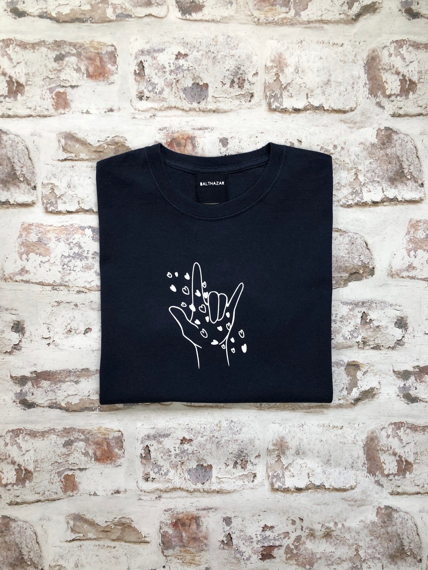 Love and Hearts sign language t-shirt - BSL ASL-