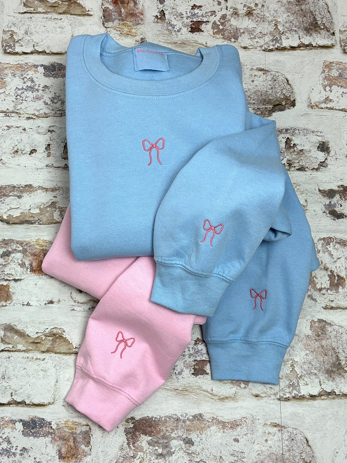 Embroidered Bow sweatshirt - sleeved - customisable