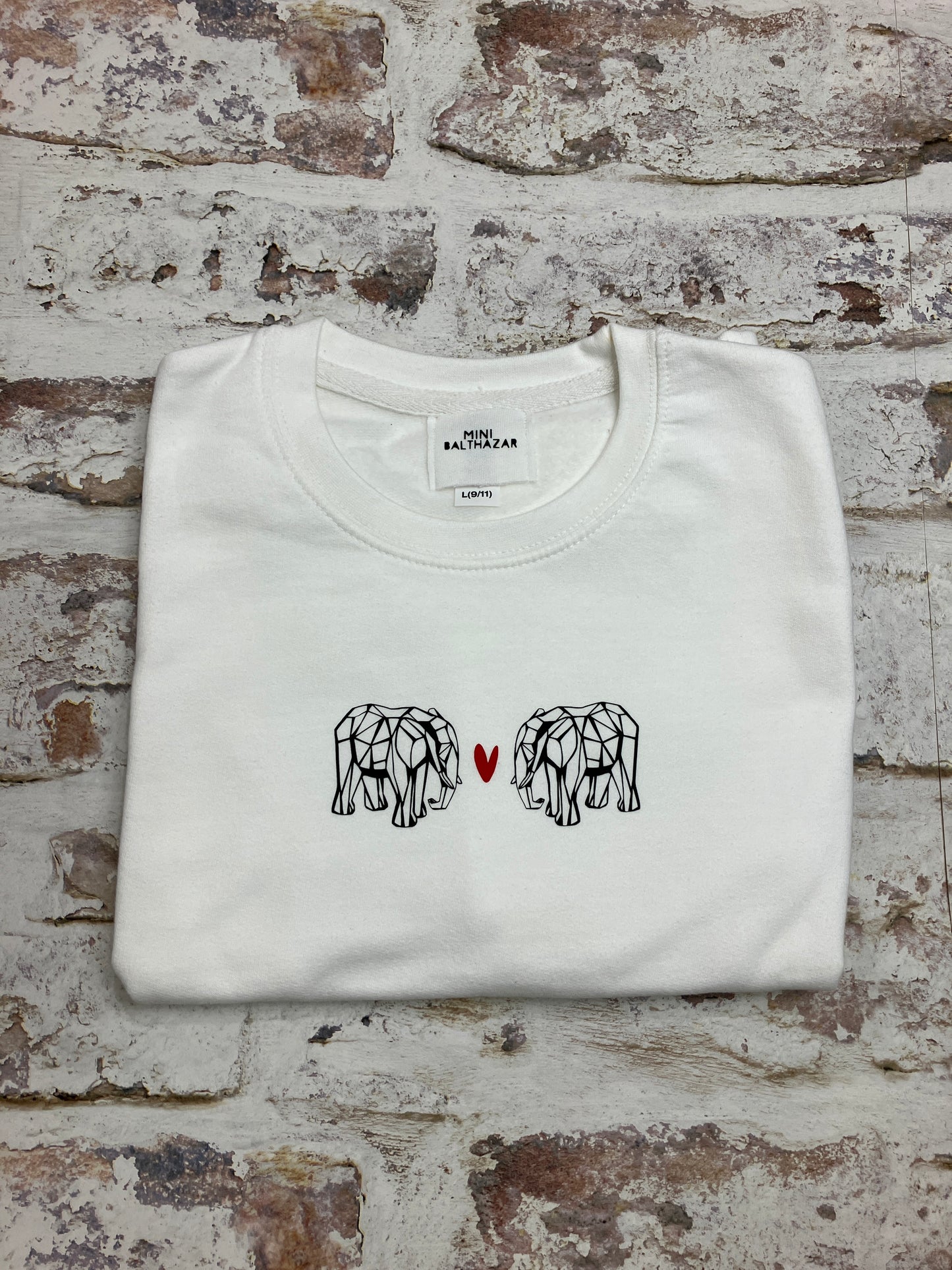 Children's elephant love sweatshirt - age 9-11 years