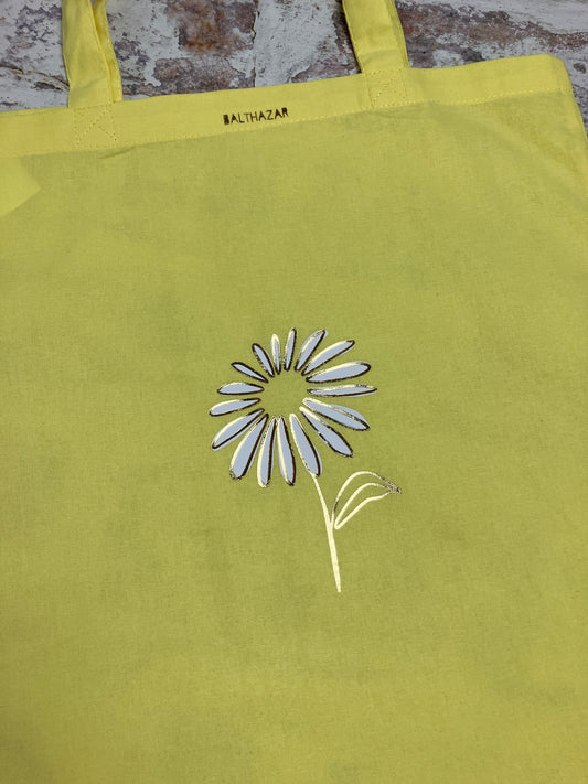 Golden daisy tote bag